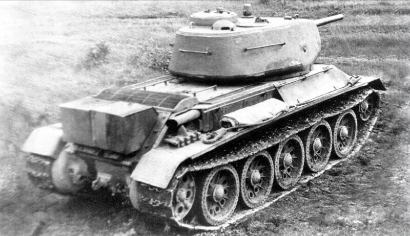 Второй вариант опытного среднего танка Т-43 перед испытаниями. Общий вид сзади. Уралвагонзавод, Нижний Тагил